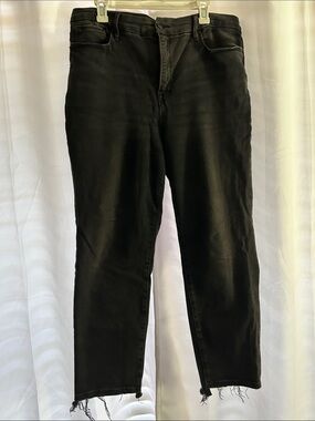 Good American Black Slim Straight Jeans with Raw Hem